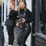 Zwart lederen overalljurk |  Een gedurfd en chic modestatement