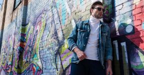 Hoe een spijkerjack in te breken?  Breaking Stiff Denim!